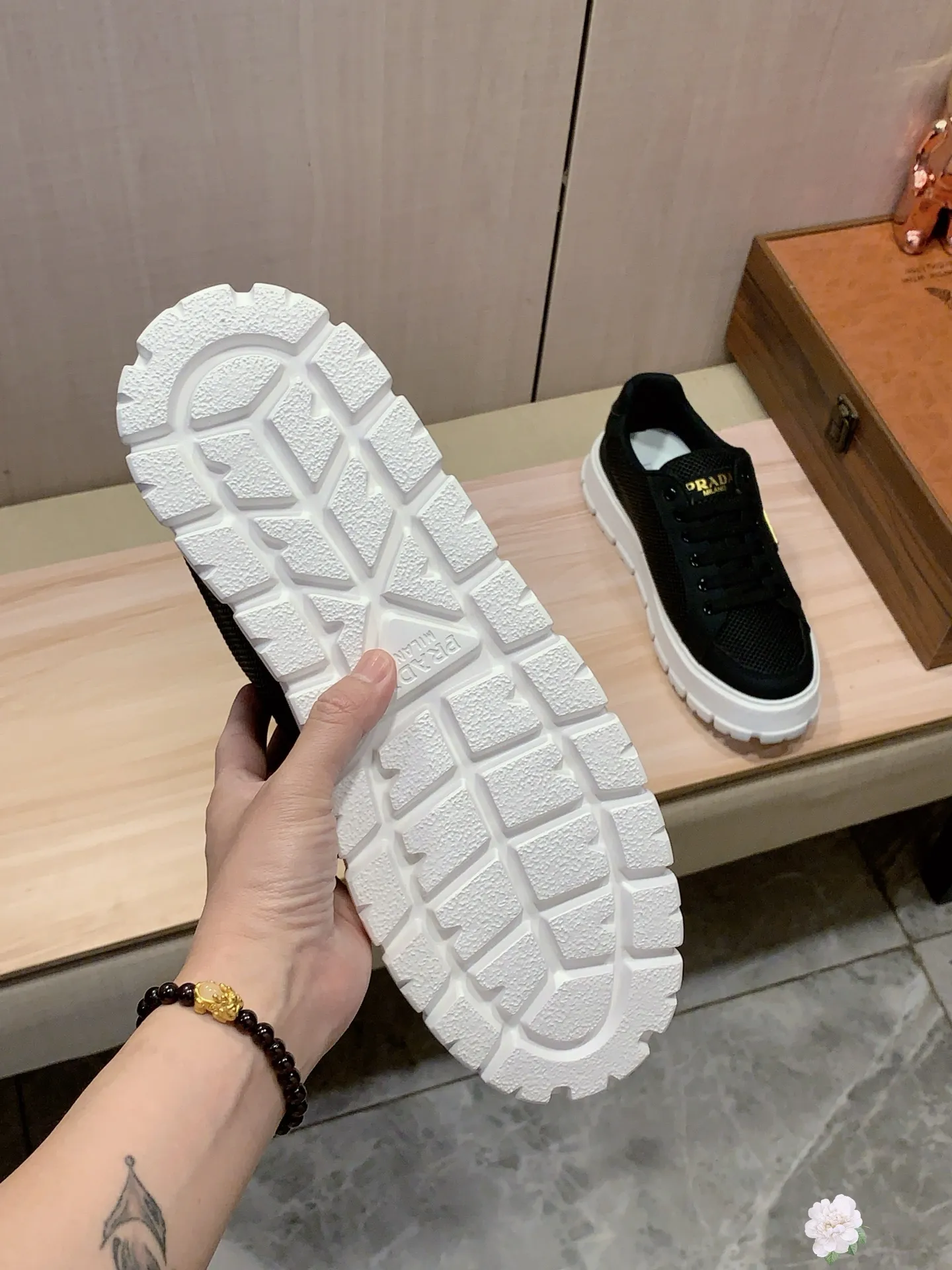 Men's Men's Shoes💰442💰💰🎩🎩[Lightning][Lightning] "PRADA*" The latest and most popular casual shoes, top brand [seduce] luxury ~ purchasing agency, top quality ~. [Strong] The upper is made of imported breathable and polished cowhide material ➕ Breathable sheepskin feet (•) with fine workmanship. Original stylish and stylish soft rubber wear-resistant and non-slip outsole, light and comfortable on the feet, the real thing looks better when photographed, 305: code: 38-44, 3️⃣ colors selected
